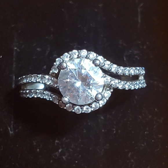 🚫🚫SOLD🚫🚫Diamond ring - Picture 2 of 5